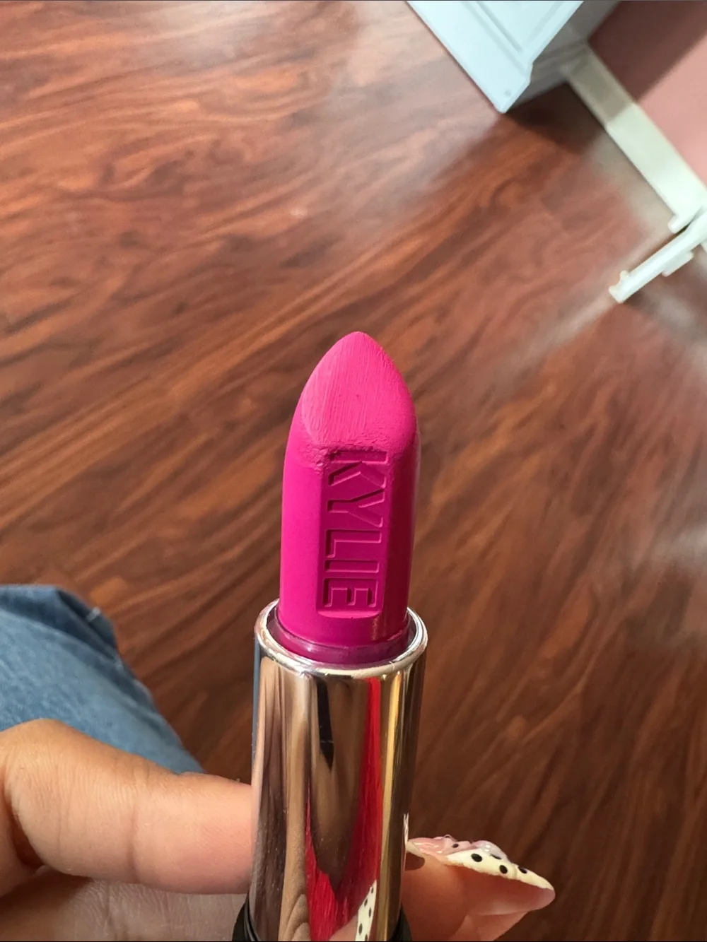 Kylie Cosmetics matte lipstick - shade Vacay